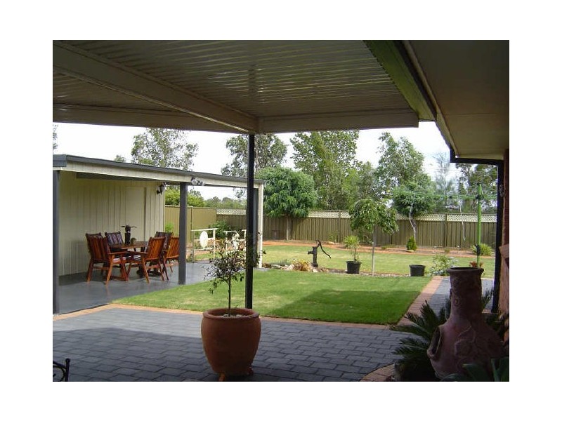 16 Cardiff Arms Avenue, Dubbo NSW 2830
