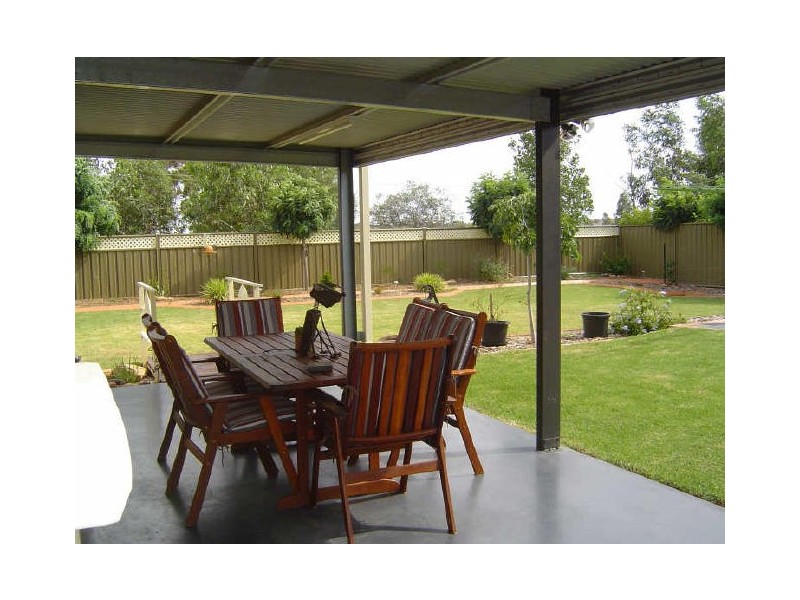 16 Cardiff Arms Avenue, Dubbo NSW 2830