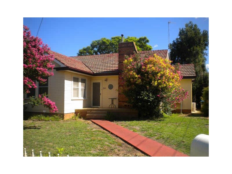 30 Hutchins Avenue, Dubbo NSW 2830