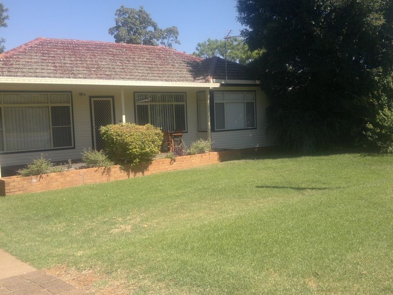 33 Caroline Street, Dubbo NSW 2830