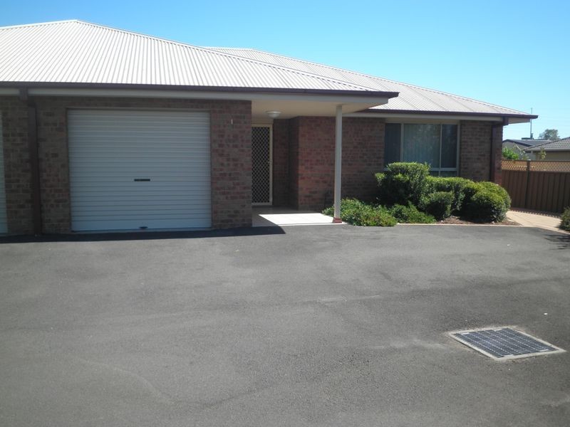 1/5 John Brass Place, Dubbo NSW 2830