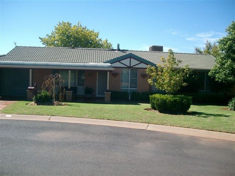 11 Eumung Street, Dubbo NSW 2830