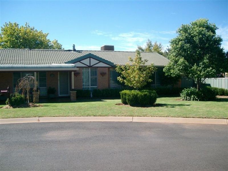 11 Eumung Street, Dubbo NSW 2830