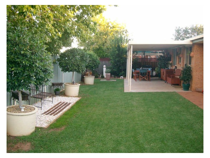 11 Eumung Street, Dubbo NSW 2830