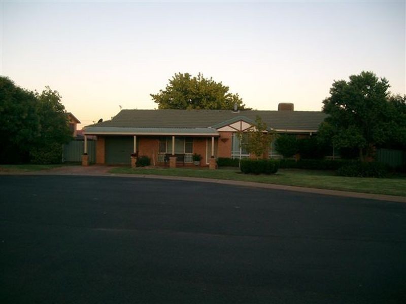 11 Eumung Street, Dubbo NSW 2830