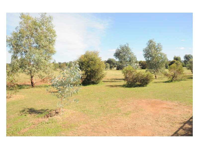 39R Debeaufort Drive, Dubbo NSW 2830