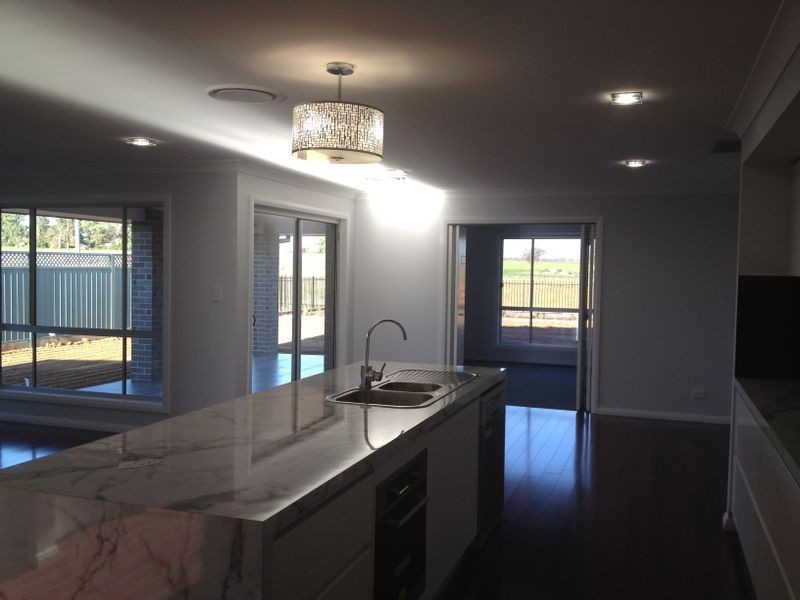 36 Southlakes Parade, Dubbo NSW 2830
