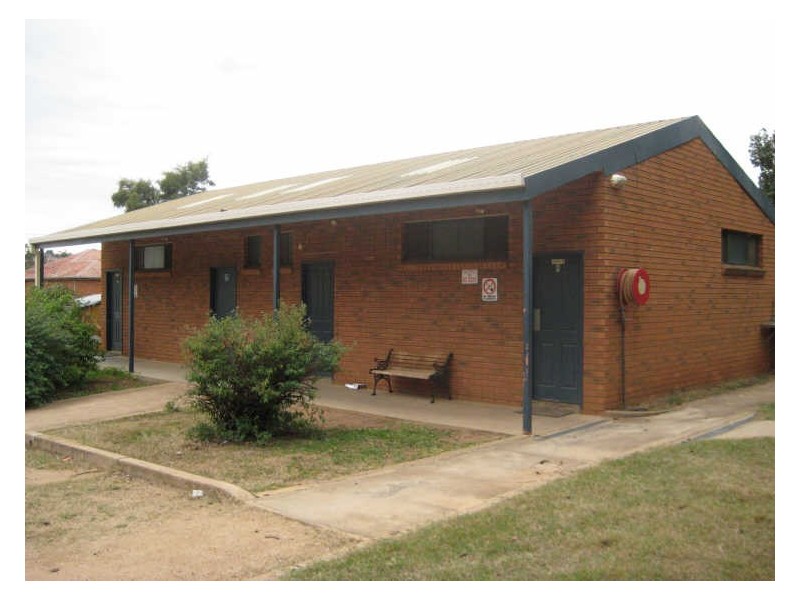 17-19 Forbes Road, Parkes NSW 2870