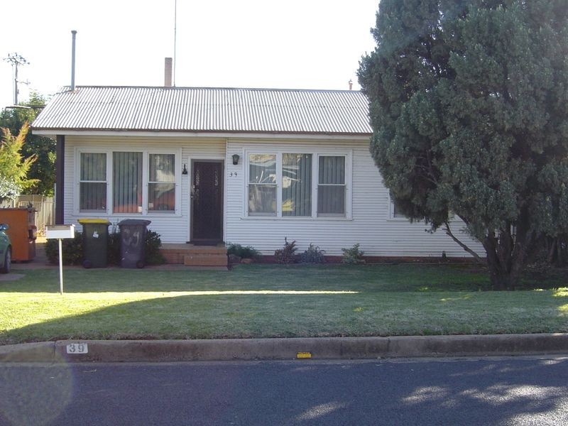 39 Leonard Street, Dubbo NSW 2830