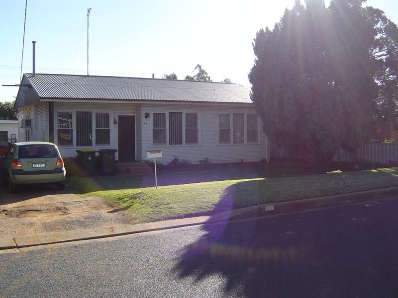 39 Leonard Street, Dubbo NSW 2830