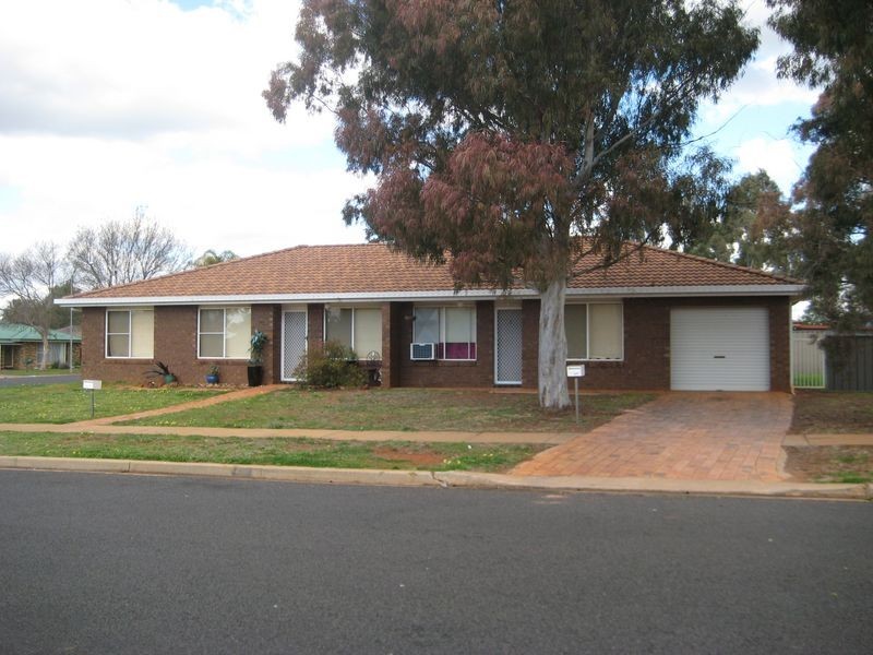 1 & 2 / 1 Wells Close, Dubbo NSW 2830