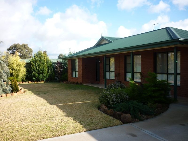 8 Hakea Place, Dubbo NSW 2830