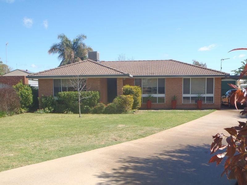 4 Maple Court, Dubbo NSW 2830