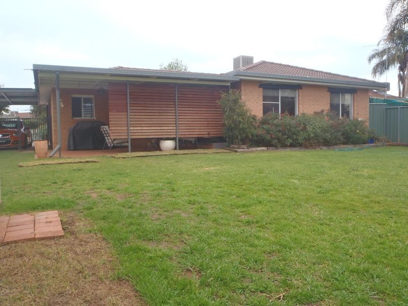 4 Maple Court, Dubbo NSW 2830