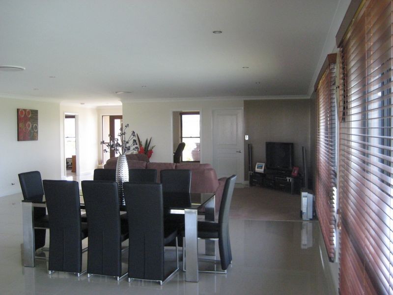 11 Azure Avenue, Dubbo NSW 2830