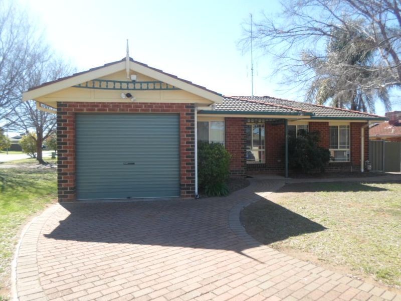 2/15 KINGFISHER STREET, Dubbo NSW 2830