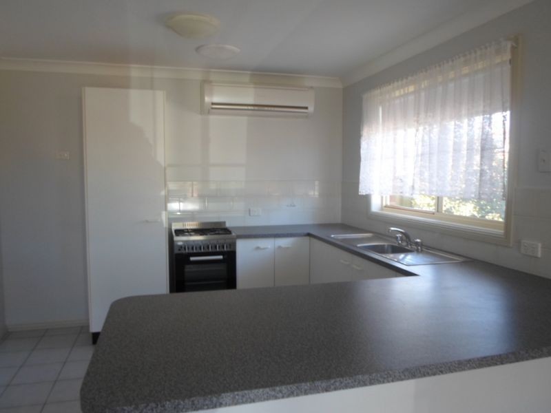 2/15 KINGFISHER STREET, Dubbo NSW 2830