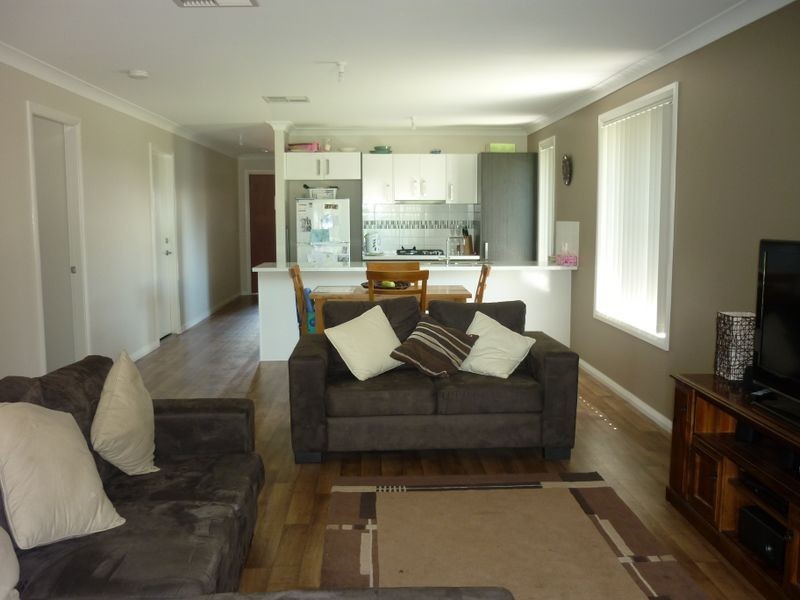 8 Glenshee Close, Dubbo NSW 2830