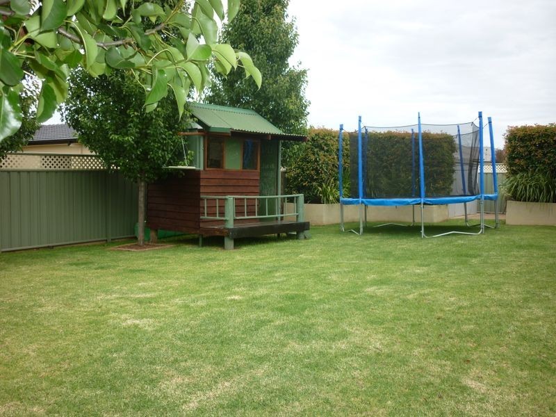 3 Raffles Court, Dubbo NSW 2830