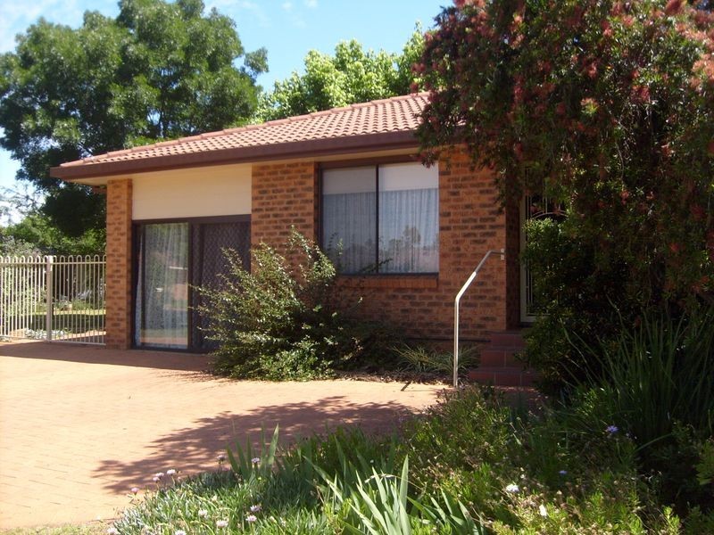 2/3 Nelson Place, Dubbo NSW 2830