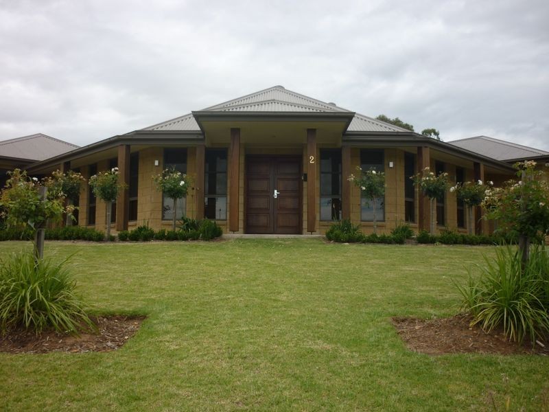 2 Cypress Point Drive, Dubbo NSW 2830