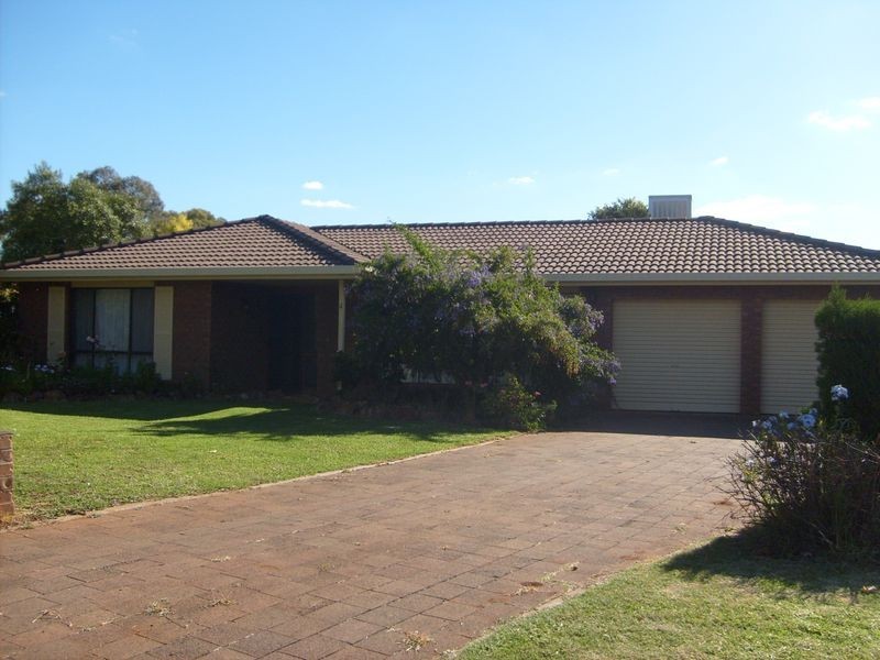 4 Hamilton Close, Dubbo NSW 2830