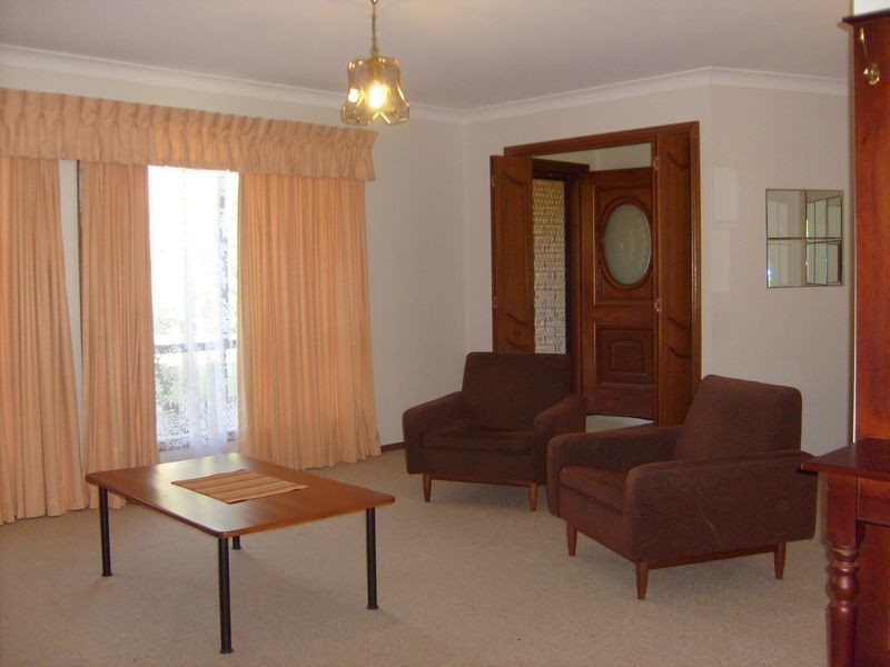 4 Hamilton Close, Dubbo NSW 2830