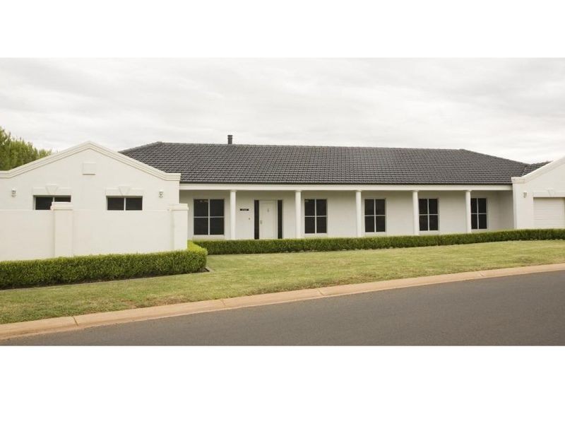 8 Englewood Avenue, Dubbo NSW 2830