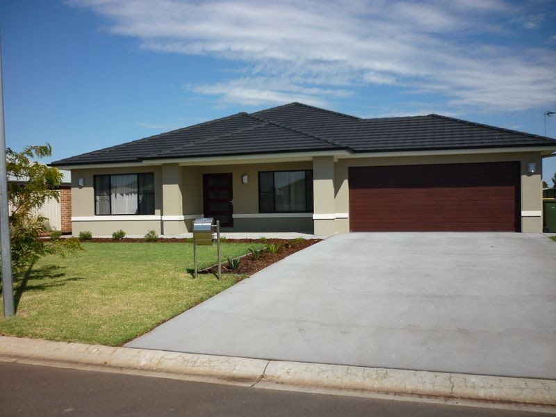 26 Namoi Crescent, Dubbo NSW 2830