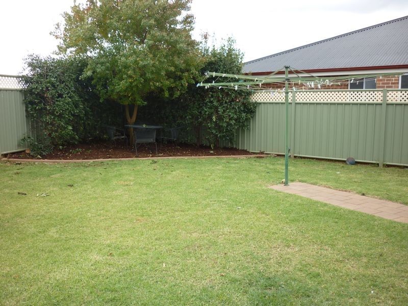 20 Hilton Place, Dubbo NSW 2830