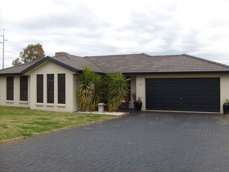 100 Twickenham Drive, Dubbo NSW 2830