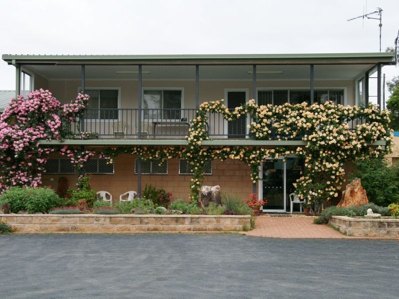 Crystal Ki Newell Highway, Coonabarabran NSW 2357