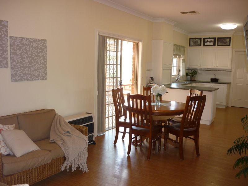 9 Sunvale Avenue, Dubbo NSW 2830