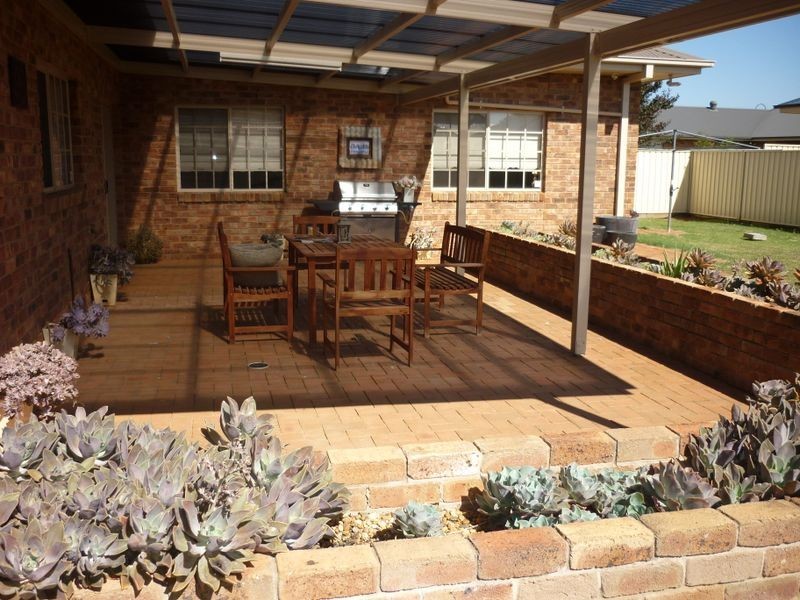 9 Sunvale Avenue, Dubbo NSW 2830