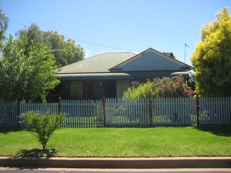 33 Elizabeth Street, Dubbo NSW 2830