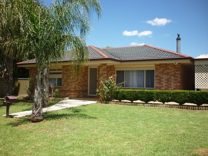 4 Magpie Close, Dubbo NSW 2830