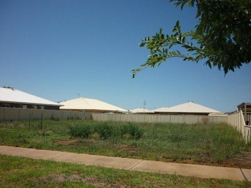 4 Keswick Parkway, Dubbo NSW 2830