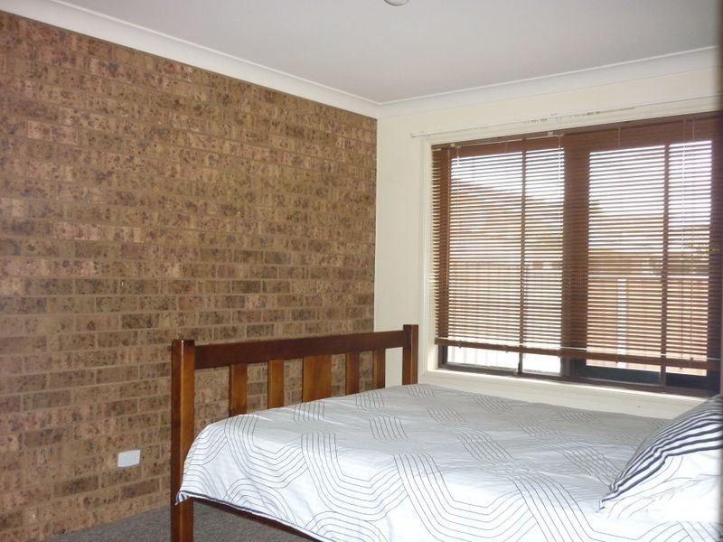 2/10 Chifley Drive, Dubbo NSW 2830