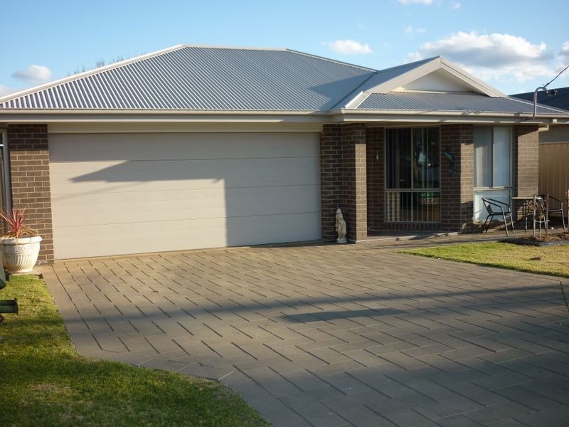54 Catherine Drive, Dubbo NSW 2830