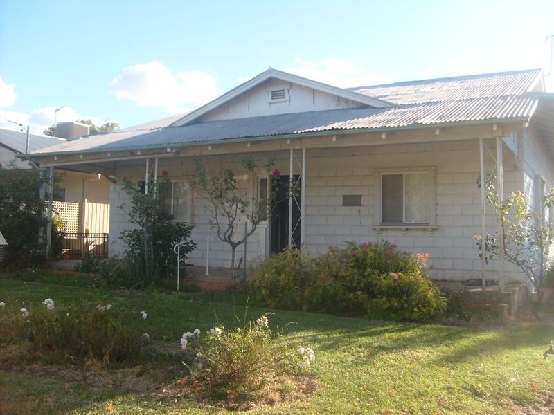 77 Wamboin Street, Gilgandra NSW 2827