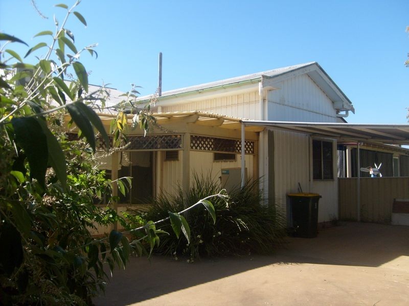 77 Wamboin Street, Gilgandra NSW 2827