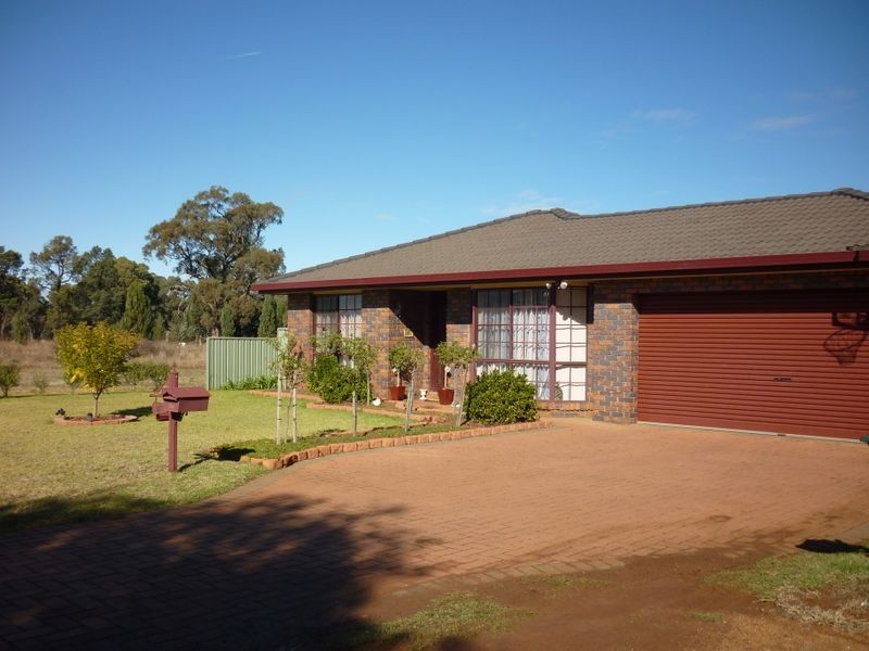 35 Page Avenue, Dubbo NSW 2830