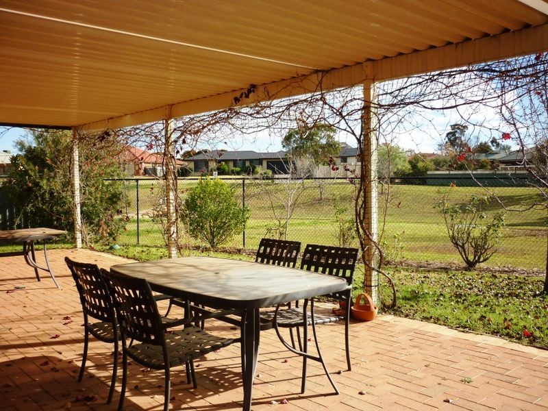 21 St Andrews Drive, Dubbo NSW 2830