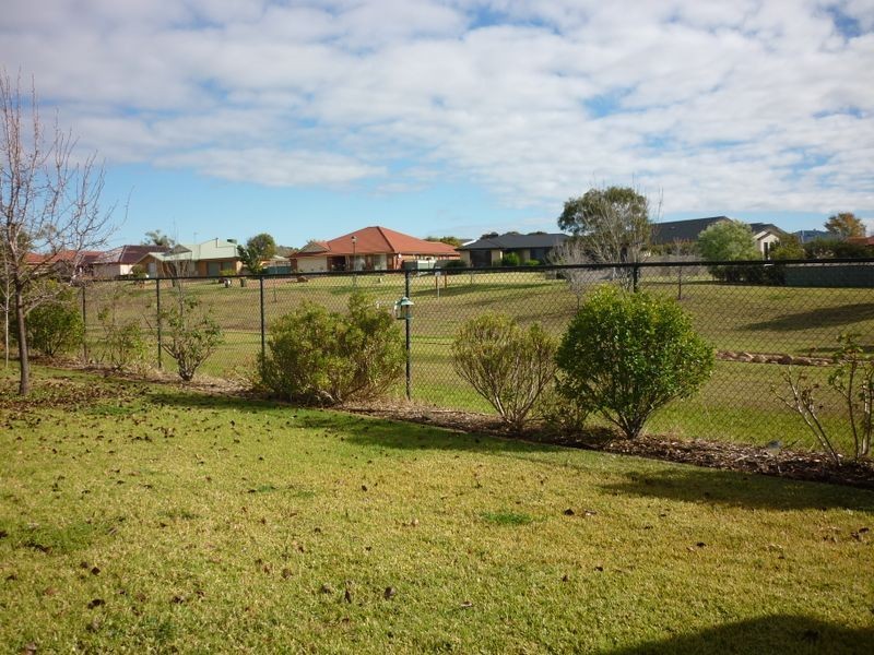 21 St Andrews Drive, Dubbo NSW 2830