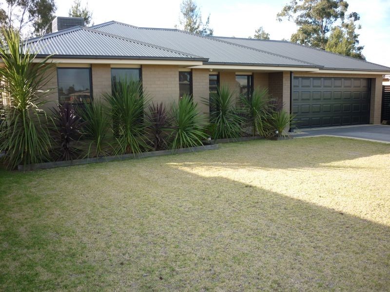 28 Dunheved Circle, Dubbo NSW 2830