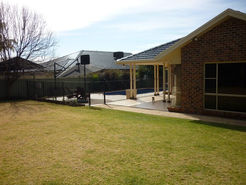 19 Englewood Avenue, Dubbo NSW 2830