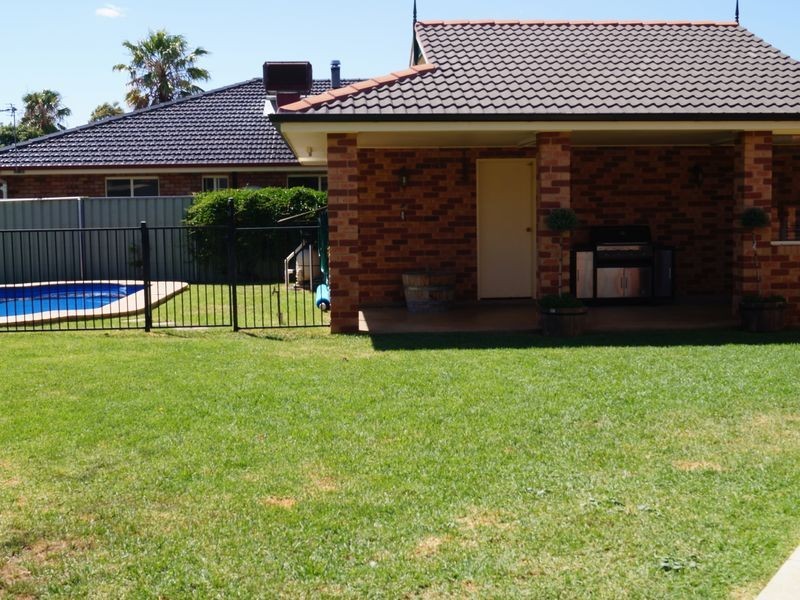 20 St Albans Way, Dubbo NSW 2830