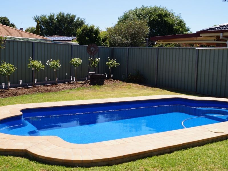 20 St Albans Way, Dubbo NSW 2830