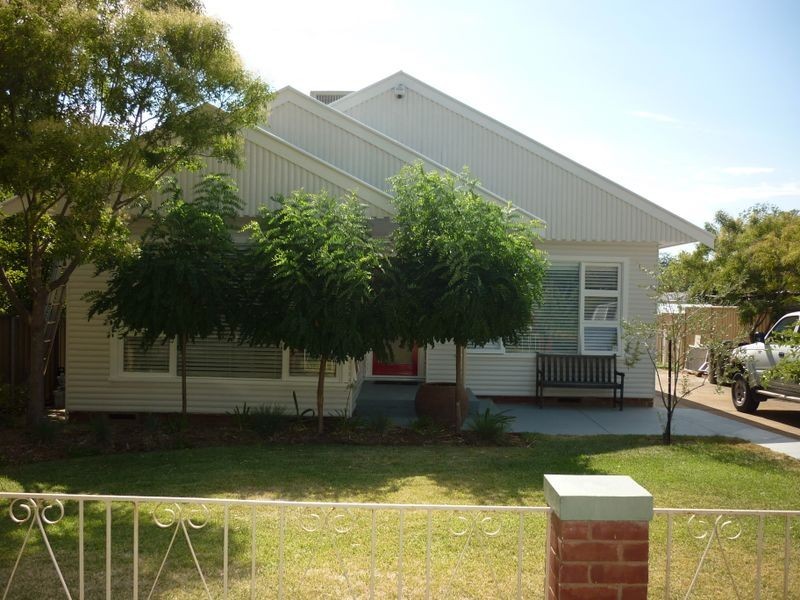 27 Crown Street, Dubbo NSW 2830
