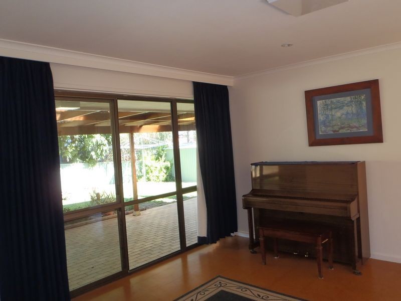 7 Barracks Close, Dubbo NSW 2830